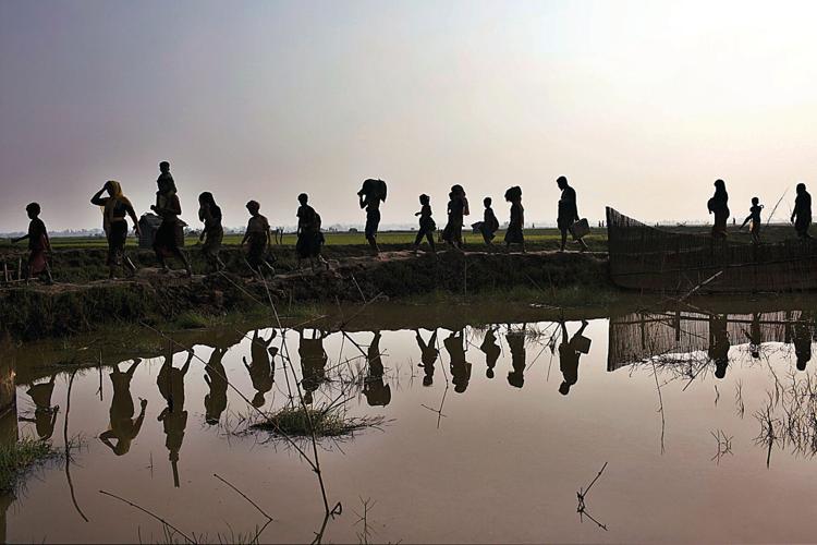 Boat with Rohingya refugees capsizes, killing 5