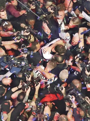 Patriots beat Rams 13-3 in lowest scoring Super Bowl ever